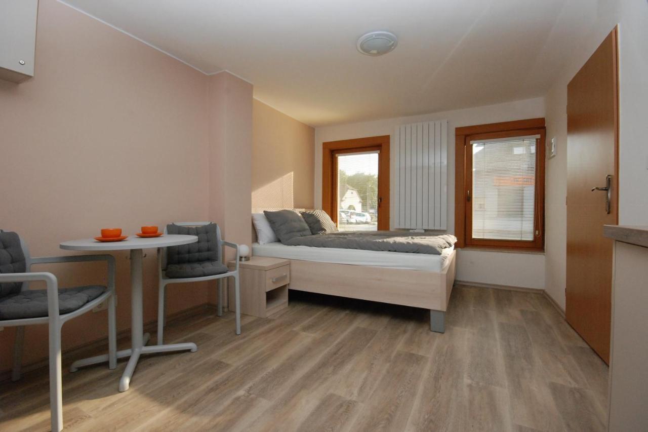 Apartman Mh Breclav Exterior photo